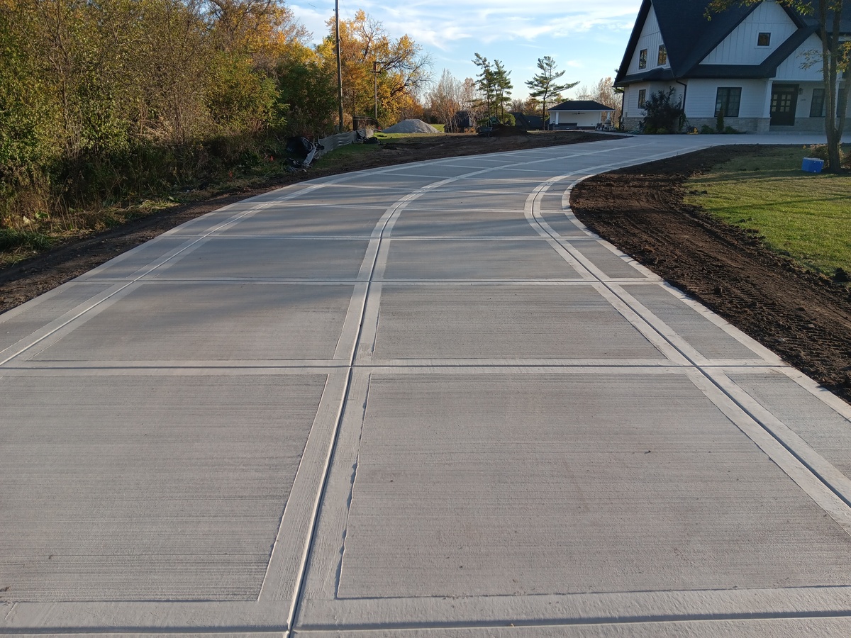 Curved residential concrete driveway